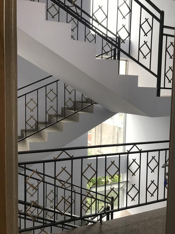 Piazza Apartment Batumi Luaran gambar